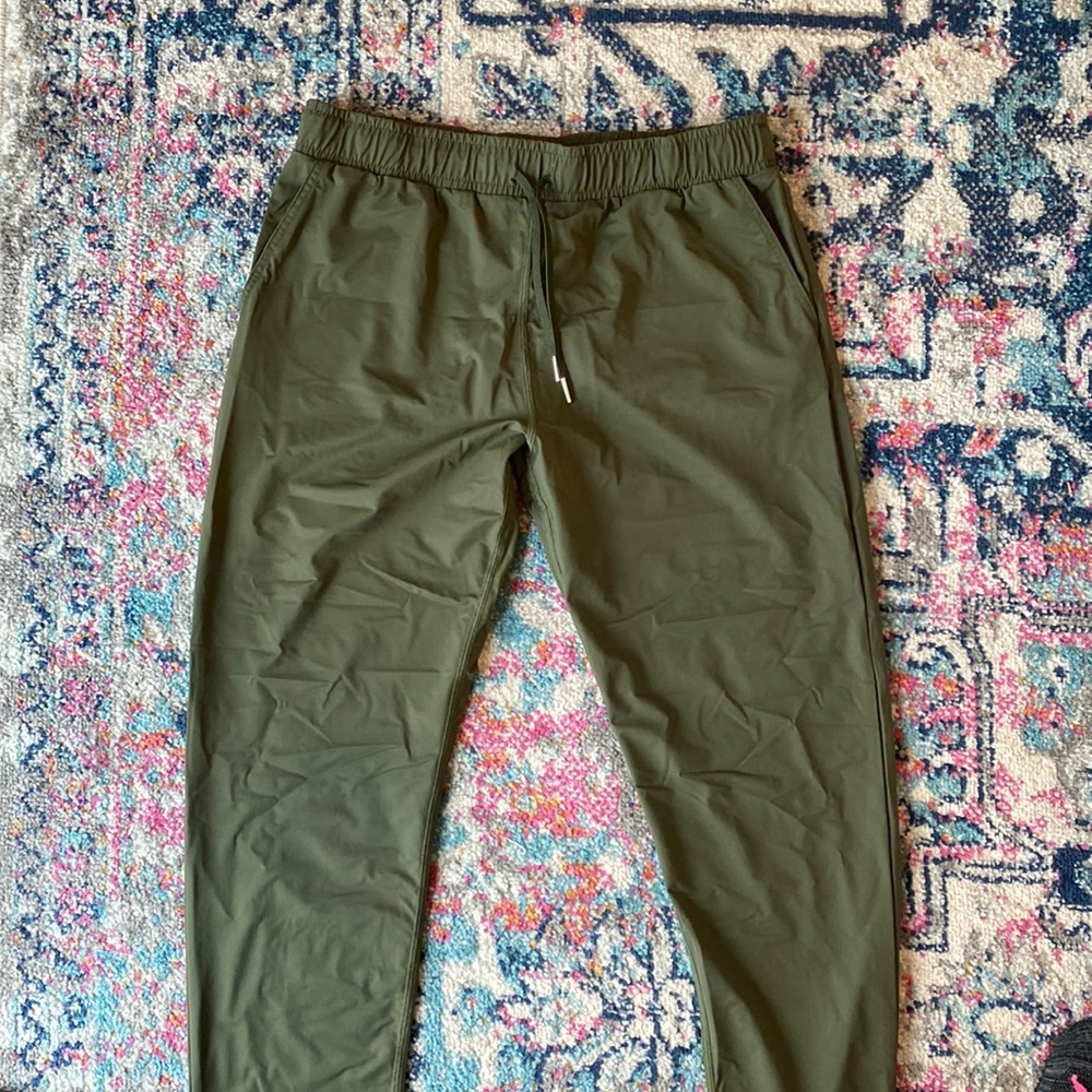 Zyia • Olive Everywhere Pants